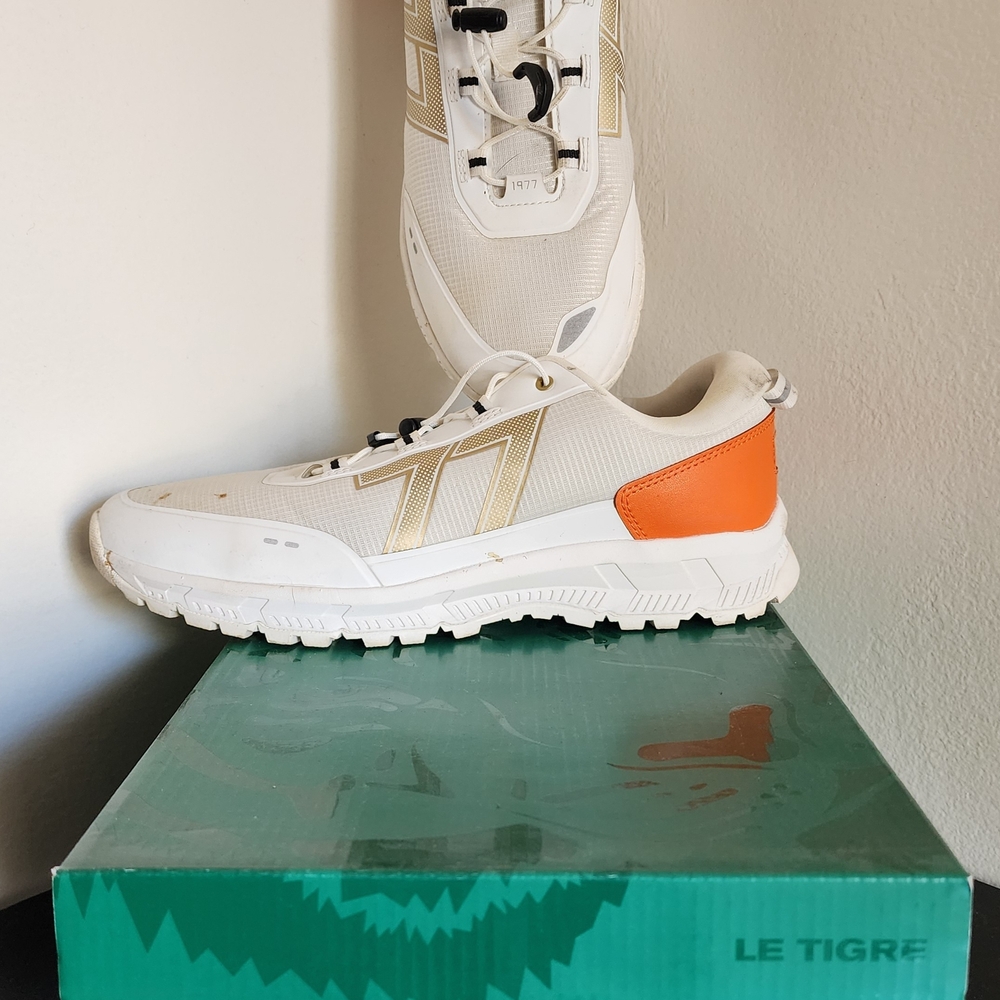 Le Tigre Women's White and Gold Sneakers with Orange Accent